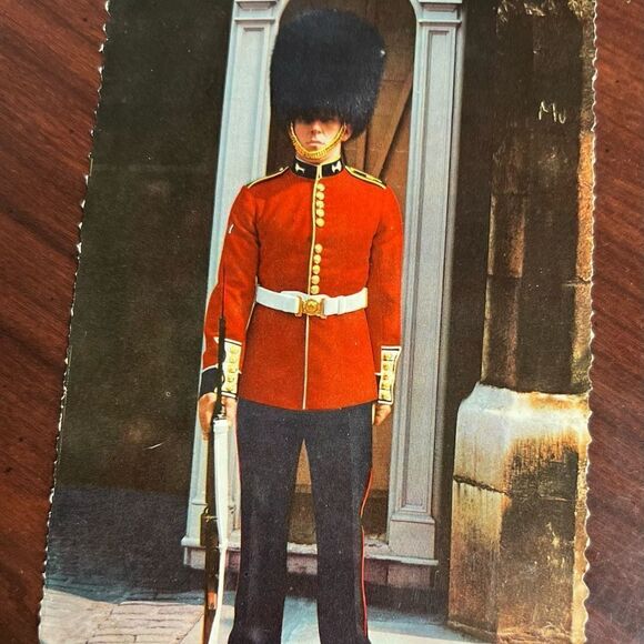 Queen Elizabeth 4 Cent posts card 1963 on kodak The Guard England Uk Postcard - Picture 3 of 6